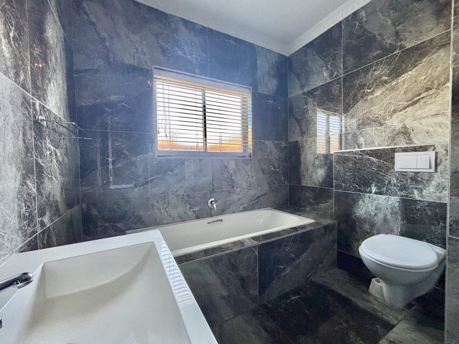 To Let 3 Bedroom Property for Rent in Parklands Western Cape